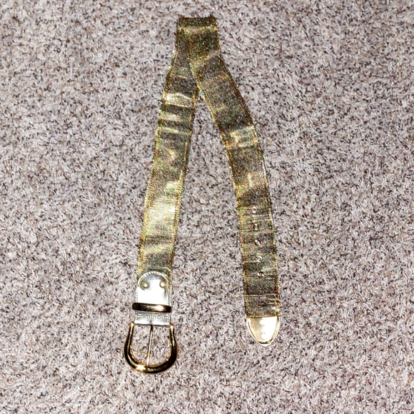 VINTAGE 1980s L Gold Metal Mesh Belt with Gold Buckle Makes any Outfit on Trend - Picture 2 of 2